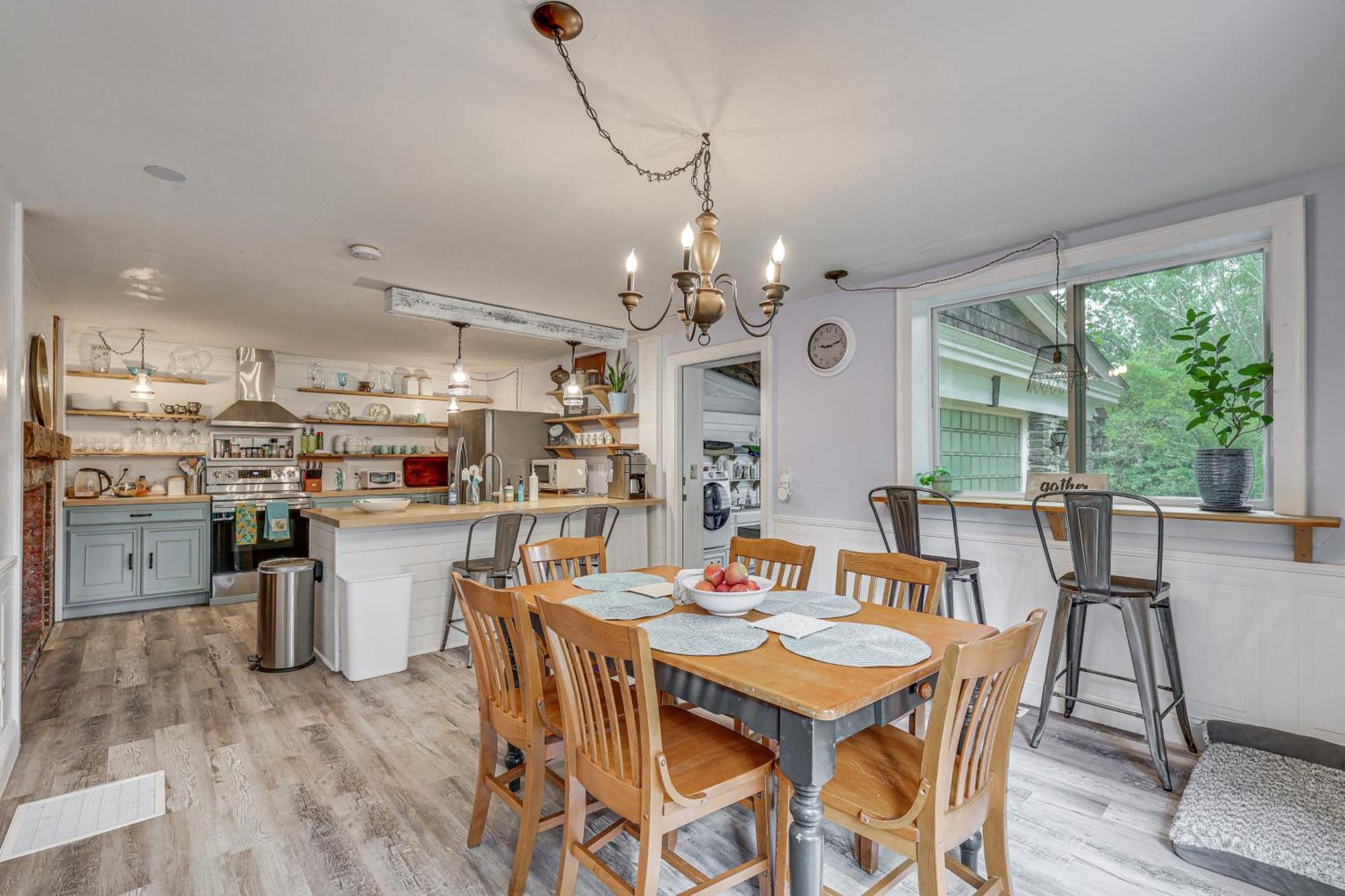 Quintessential New England Home With Patio And Grill! Putnam Buitenkant foto
