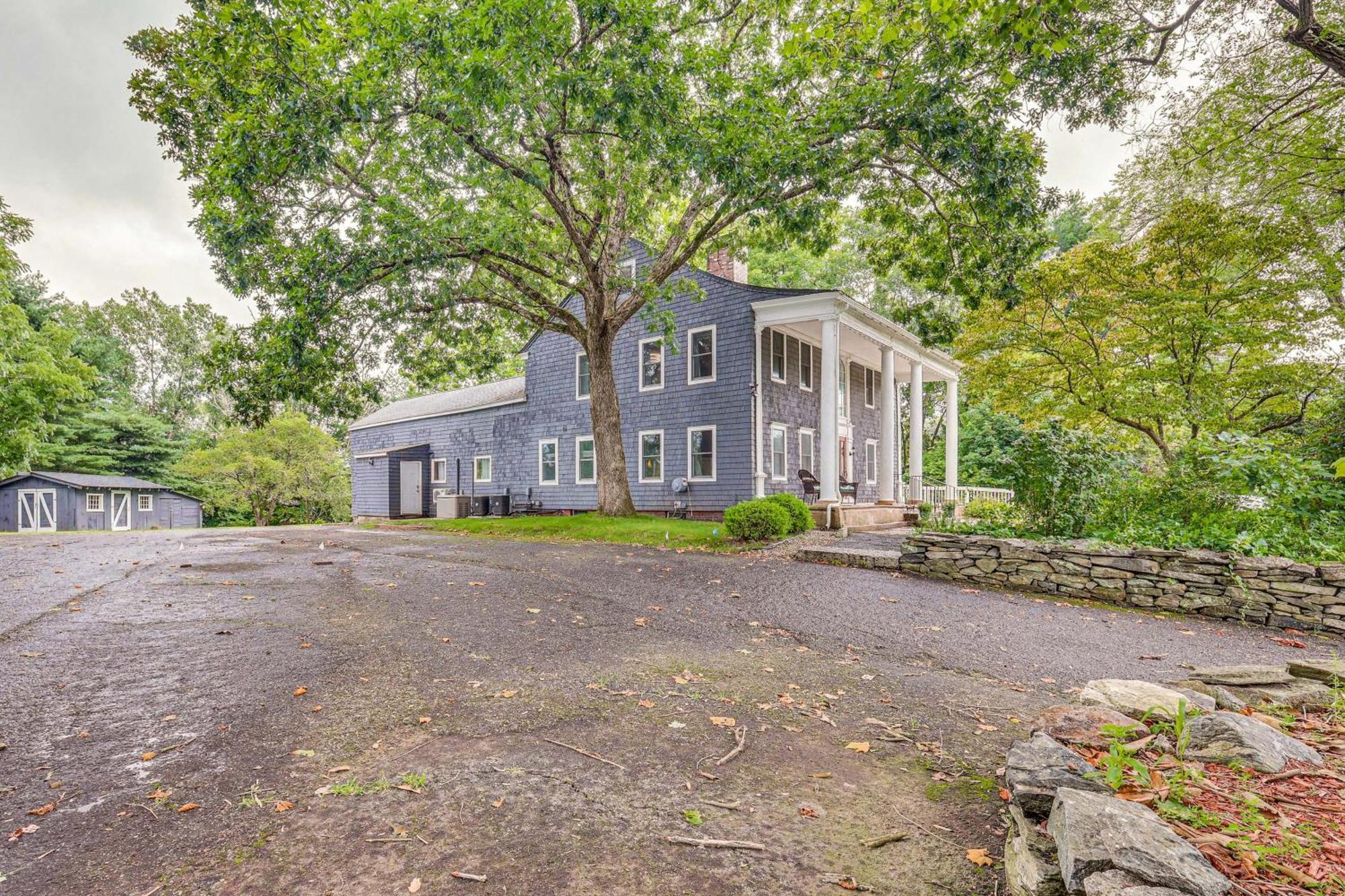 Quintessential New England Home With Patio And Grill! Putnam Buitenkant foto