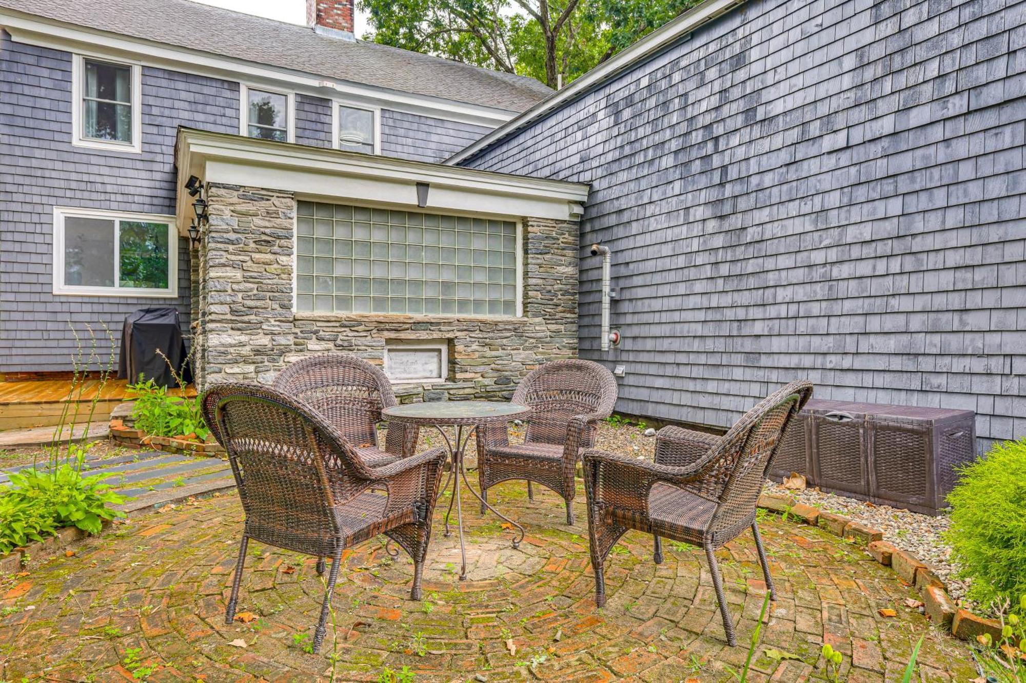 Quintessential New England Home With Patio And Grill! Putnam Buitenkant foto